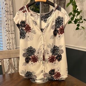 Daniel Rainn Cream Floral Blouse